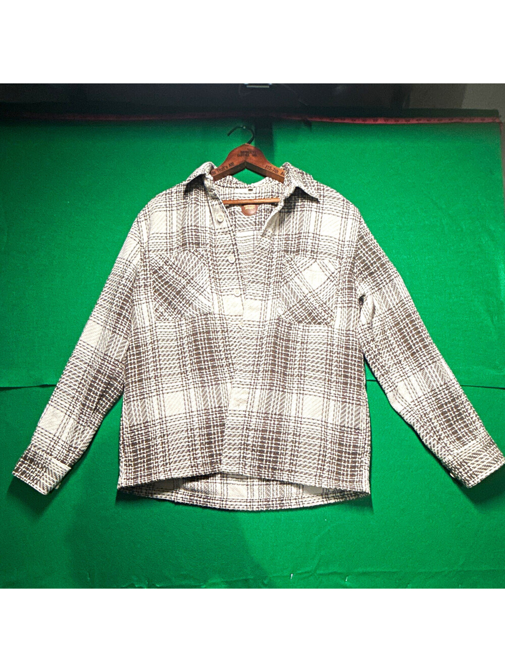 Common People Women's Plaid Collared Button-Up Long Sleeve Shirt Gray/White M